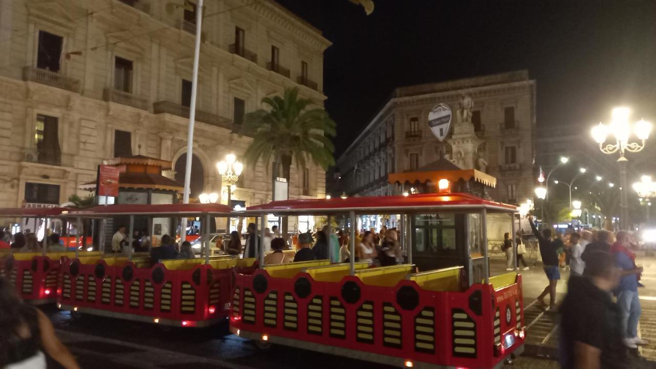 Clemamhouse Apartment Catania Bagian luar foto